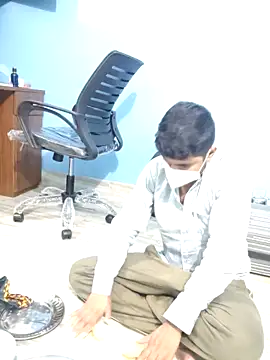 Snapshot of Ishan003 chatting on November 5, 2025, 2:28 pm Ishan003 online show from November 5, 2025, 2:28 pm