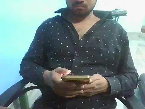 Snapshot of Ishan003 chatting on November 18, 2025, 2:43 pm Ishan003 online show from November 18, 2025, 2:43 pm