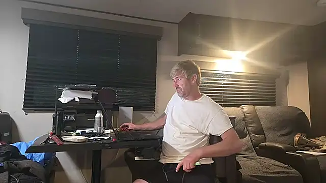 Snapshot of Cobra500hp chatting on October 29, 2025, 4:42 pm Cobra500hp online show from October 29, 2025, 4:42 pm