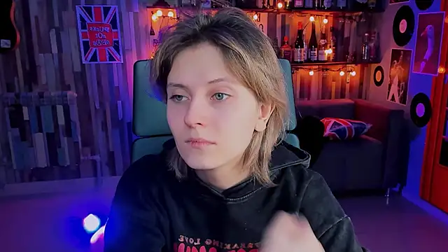 Snapshot of LolaAsmus chatting on January 7, 2025, 6:05 am LolaAsmus online show from January 7, 2025, 6:05 am