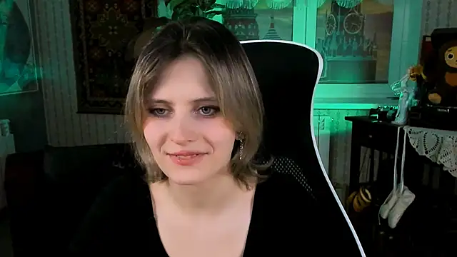 Snapshot of LolaAsmus chatting on January 10, 2025, 2:23 pm LolaAsmus online show from January 10, 2025, 2:23 pm