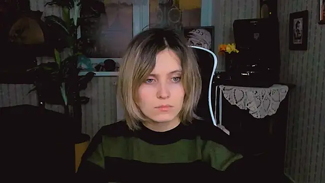 Snapshot of LolaAsmus chatting on January 24, 2025, 5:10 am LolaAsmus online show from January 24, 2025, 5:10 am