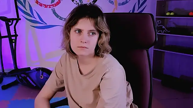 Snapshot of LolaAsmus chatting on February 13, 2025, 2:20 pm LolaAsmus online show from February 13, 2025, 2:20 pm