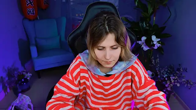 Snapshot of LolaAsmus chatting on February 14, 2025, 11:10 am LolaAsmus online show from February 14, 2025, 11:10 am