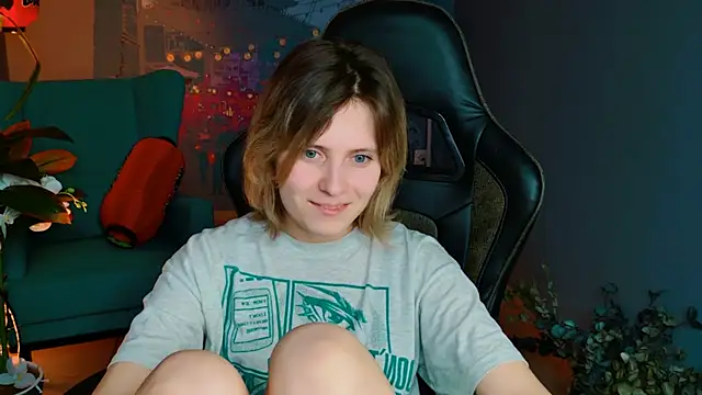 Snapshot of LolaAsmus chatting on February 21, 2025, 4:16 pm LolaAsmus online show from February 21, 2025, 4:16 pm