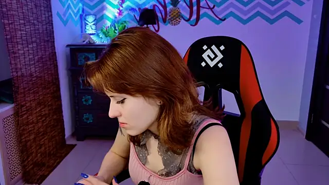 Snapshot of LolaAsmus chatting on November 15, 2025, 8:00 am LolaAsmus online show from November 15, 2025, 8:00 am