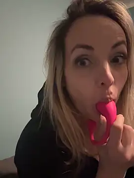 Annelibre online show from January 28, 2025, 9:29 pm