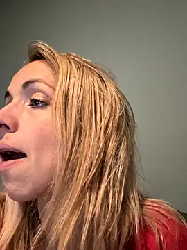 Annelibre online show from October 1, 2025, 7:42 pm