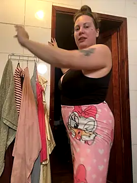 Yanacool007 online show from December 4, 2025, 9:34 pm