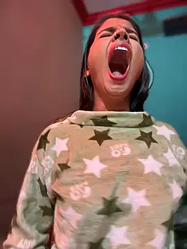 Snapshot of DiyAsingHh chatting on February 15, 2025, 4:47 am DiyAsingHh online show from February 15, 2025, 4:47 am