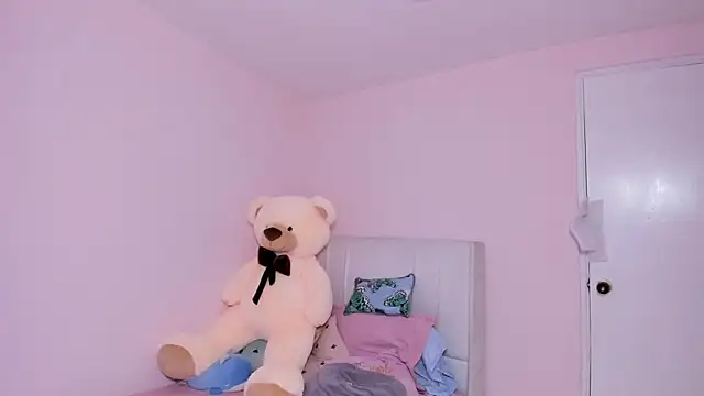 Snapshot of playsecrets chatting on March 17, 2025, 6:53 pm playsecrets online show from March 17, 2025, 6:53 pm