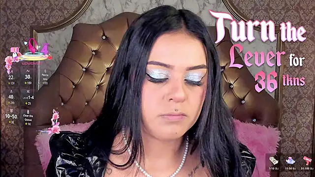 Snapshot of SoffiQueen chatting on June 5, 2026, 2:34 pm SoffiQueen online show from June 5, 2026, 2:34 pm