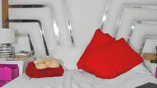 Snapshot of SaraaJhons chatting on March 4, 2025, 3:22 am SaraaJhons online show from March 4, 2025, 3:22 am