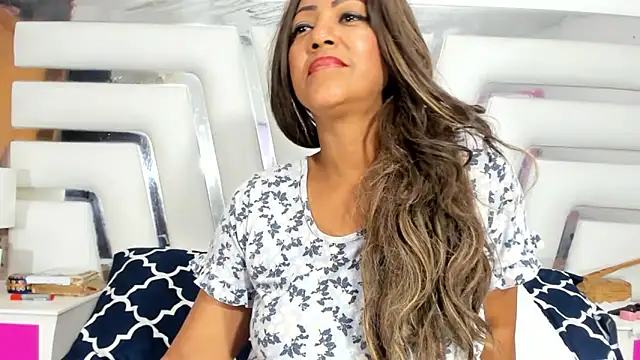 Snapshot of SaraaJhons chatting on March 10, 2025, 4:03 pm SaraaJhons online show from March 10, 2025, 4:03 pm