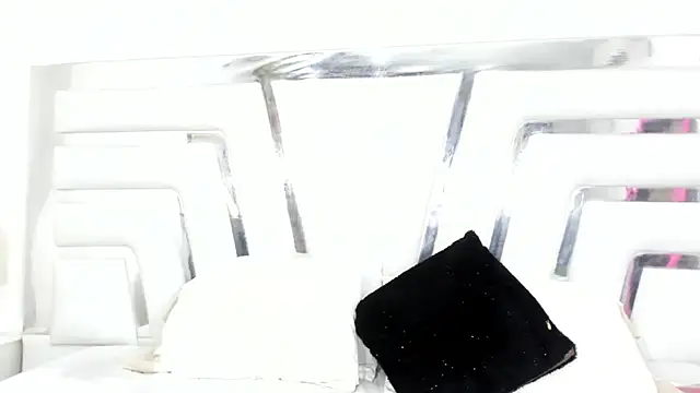 Snapshot of SaraaJhons chatting on March 19, 2025, 12:37 am SaraaJhons online show from March 19, 2025, 12:37 am