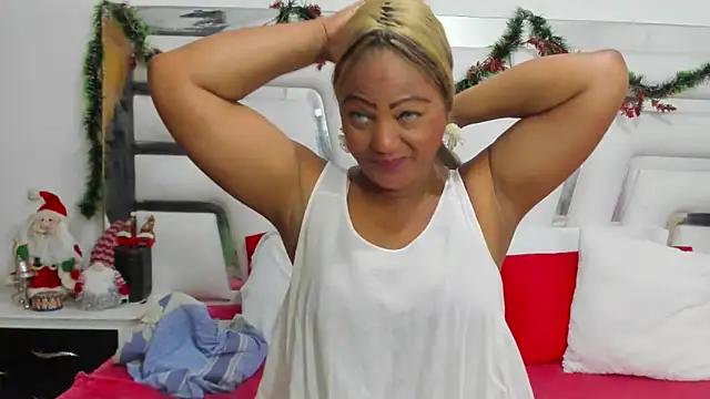 Snapshot of SaraaJhons chatting on December 15, 2025, 4:00 pm SaraaJhons online show from December 15, 2025, 4:00 pm