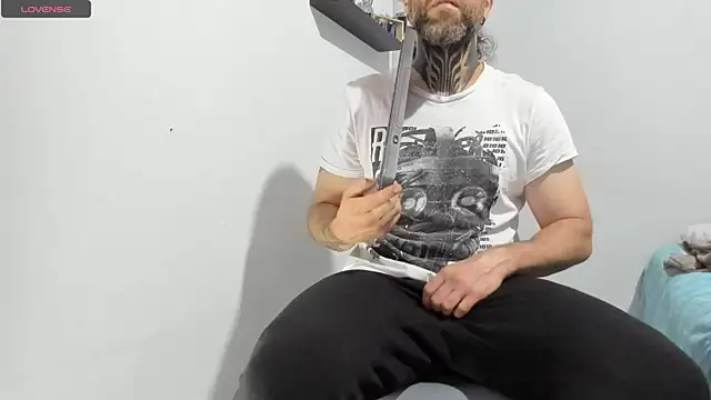 Antoniohot2024 online show from March 18, 2025, 10:03 am