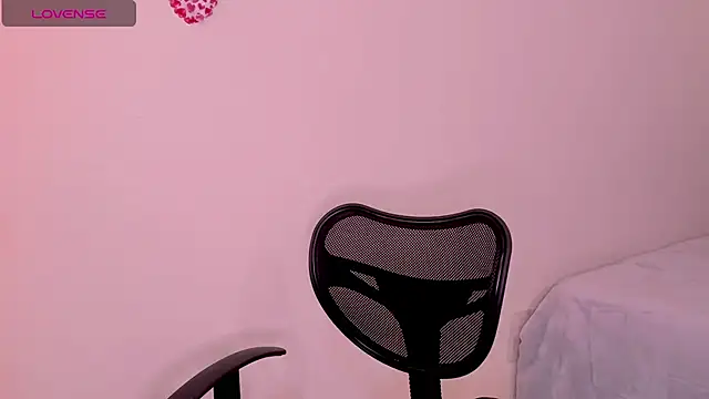 Snapshot of linda_alana chatting on February 6, 2025, 6:24 pm linda alana online show from February 6, 2025, 6:24 pm