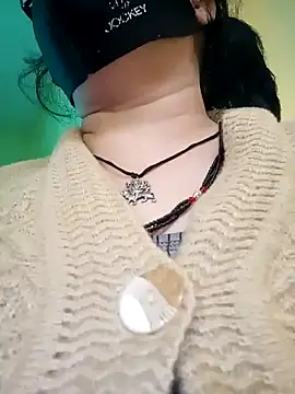 Snapshot of heenage chatting on December 18, 2024, 5:15 am heenage online show from December 18, 2024, 5:15 am