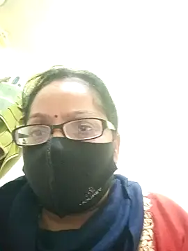 Snapshot of heenage chatting on December 24, 2024, 5:34 pm heenage online show from December 24, 2024, 5:34 pm