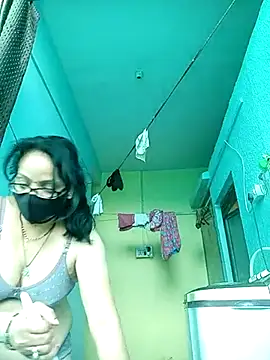 Snapshot of heenage chatting on February 17, 2025, 4:20 am heenage online show from February 17, 2025, 4:20 am