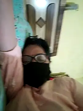 Snapshot of heenage chatting on September 12, 2025, 8:14 am heenage online show from September 12, 2025, 8:14 am