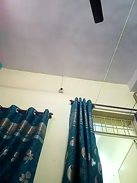 Snapshot of heenage chatting on October 12, 2025, 7:51 am heenage online show from October 12, 2025, 7:51 am