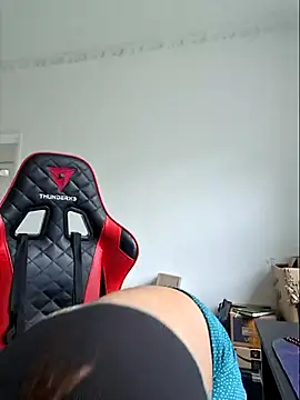 luuhcat09 online show from March 17, 2025, 1:18 pm