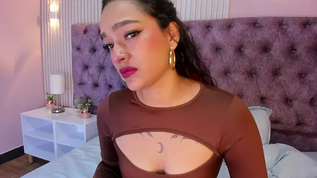 Snapshot of EMILYY_FOXY chatting on February 23, 2025, 7:38 pm EMILYY FOXY online show from February 23, 2025, 7:38 pm