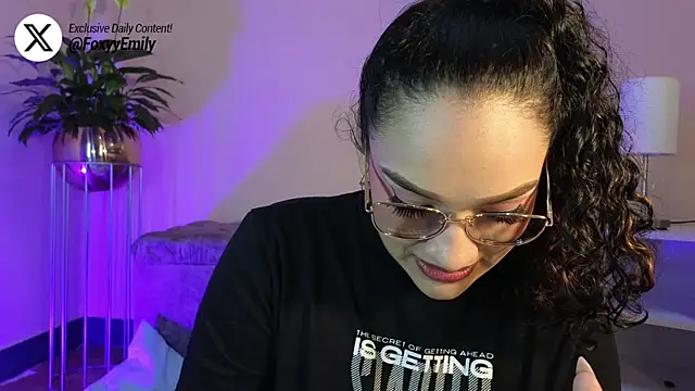 EMILYY FOXY online show from April 22, 2026, 2:07 pm
