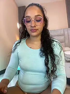 Snapshot of EMILYY_FOXY chatting on June 8, 2026, 7:03 pm EMILYY FOXY online show from June 8, 2026, 7:03 pm
