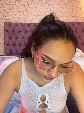 Snapshot of EMILYY_FOXY chatting on June 13, 2026, 7:01 pm EMILYY FOXY online show from June 13, 2026, 7:01 pm