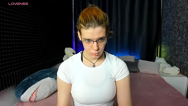 Snapshot of KIKI_Krash chatting on January 16, 2025, 10:21 am KIKI Krash online show from January 16, 2025, 10:21 am