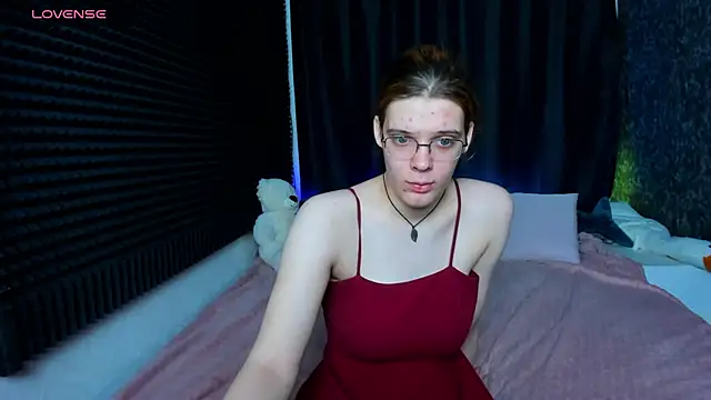 Snapshot of KIKI_Krash chatting on January 21, 2025, 10:08 am KIKI Krash online show from January 21, 2025, 10:08 am