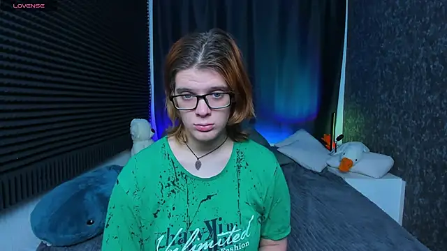 Snapshot of KIKI_Krash chatting on February 28, 2025, 3:15 pm KIKI Krash online show from February 28, 2025, 3:15 pm