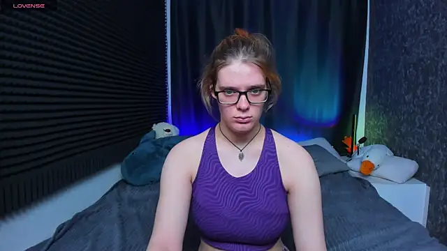 Snapshot of KIKI_Krash chatting on March 1, 2025, 2:13 pm KIKI Krash online show from March 1, 2025, 2:13 pm