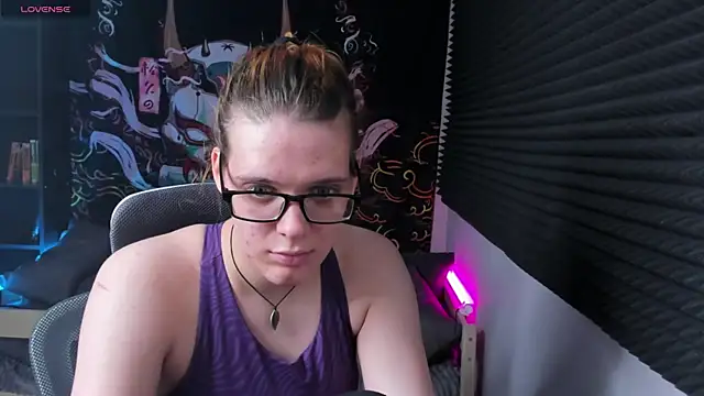 Snapshot of KIKI_Krash chatting on March 5, 2025, 2:12 pm KIKI Krash online show from March 5, 2025, 2:12 pm