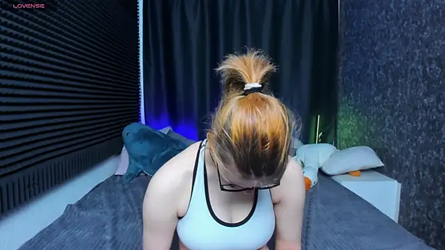 Snapshot of KIKI_Krash chatting on March 10, 2025, 10:26 am KIKI Krash online show from March 10, 2025, 10:26 am