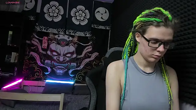 Snapshot of KIKI_Krash chatting on September 17, 2025, 10:06 am KIKI Krash online show from September 17, 2025, 10:06 am