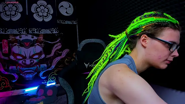 Snapshot of KIKI_Krash chatting on September 21, 2025, 10:06 am KIKI Krash online show from September 21, 2025, 10:06 am