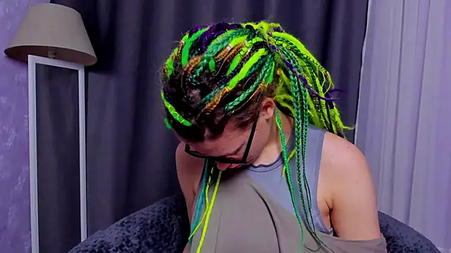 Snapshot of KIKI_Krash chatting on September 28, 2025, 9:58 am KIKI Krash online show from September 28, 2025, 9:58 am