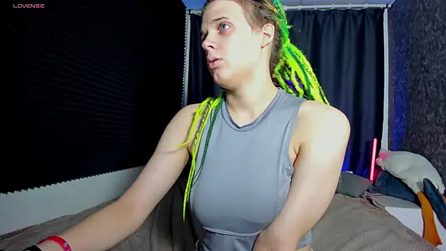 Snapshot of KIKI_Krash chatting on October 9, 2025, 10:02 am KIKI Krash online show from October 9, 2025, 10:02 am