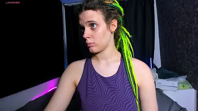 Snapshot of KIKI_Krash chatting on November 30, 2025, 10:41 am KIKI Krash online show from November 30, 2025, 10:41 am