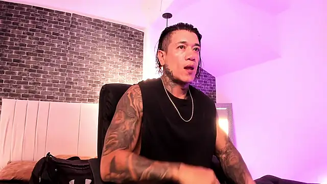 Snapshot of Dantesuarez28 chatting on December 16, 2025, 11:15 am Dantesuarez28 online show from December 16, 2025, 11:15 am