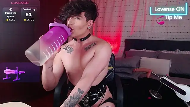Hornymoan online show from June 24, 2026, 10:53 pm