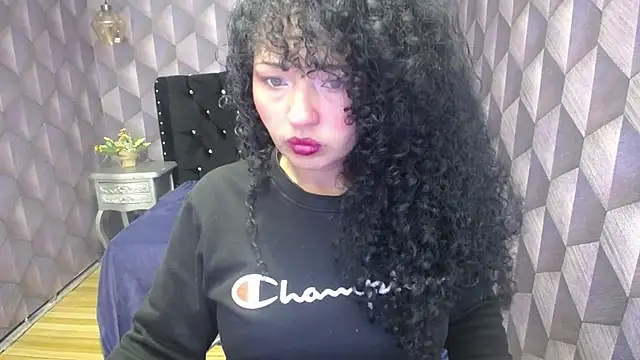 Snapshot of Sofiacowperx chatting on January 25, 2025, 12:47 pm Sofiacowperx online show from January 25, 2025, 12:47 pm