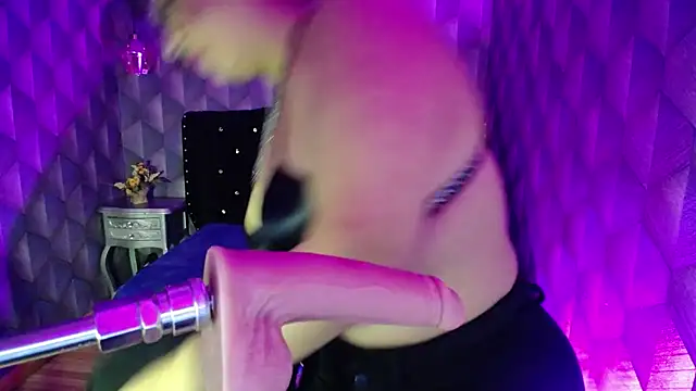 Snapshot of Sofiacowperx chatting on February 18, 2025, 7:09 pm Sofiacowperx online show from February 18, 2025, 7:09 pm