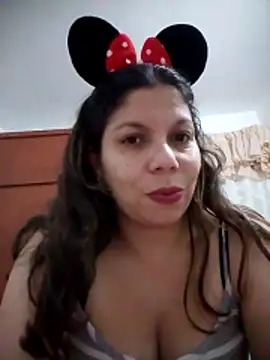 Snapshot of Carliina_Soussa chatting on October 31, 2025, 11:50 pm Carliina Soussa online show from October 31, 2025, 11:50 pm