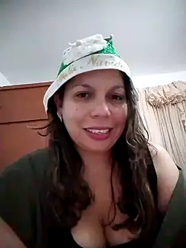 Snapshot of Carliina_Soussa chatting on November 4, 2025, 10:31 pm Carliina Soussa online show from November 4, 2025, 10:31 pm