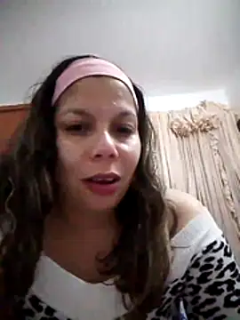 Snapshot of Carliina_Soussa chatting on November 17, 2025, 2:06 am Carliina Soussa online show from November 17, 2025, 2:06 am